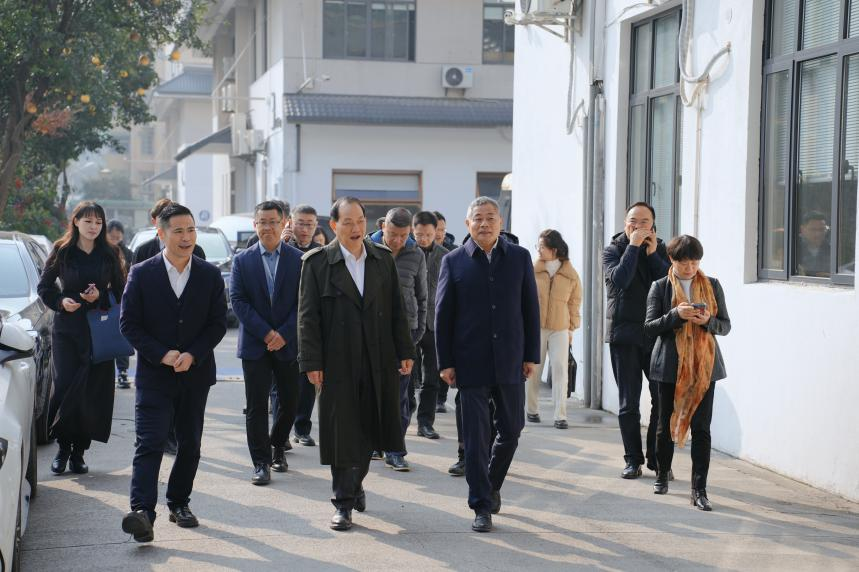 市政協(xié)黨組副書記、副主席許明一行赴律威調(diào)解中心調(diào)研