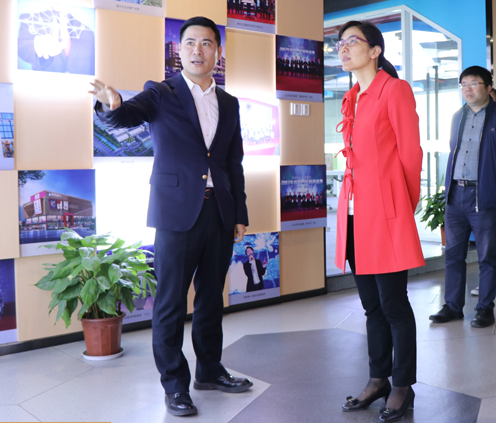 20170414拱墅區(qū)委常委、組織部長虞文娟調(diào)研集團(tuán)黨建工作 (1).png