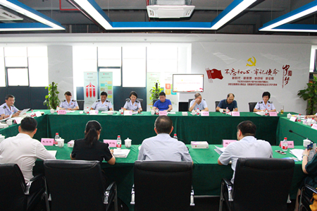 20180828杭州市稅務(wù)局副局長樓方宏一行蒞臨運河汽車電商園 (1).jpg